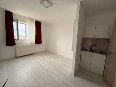 Steaua Garsoniera renovata 21 mp utili zona Steaua